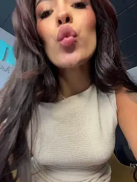 Chat XXX en directo de MystiqueXXX