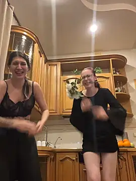 צ'אט XXX בשידור חי של RussianGirls_