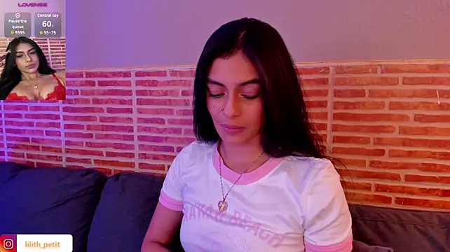 lilith_petit_n Live XXX chat