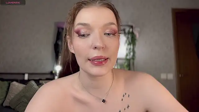 Chat XXX en directo de Diora_vibe
