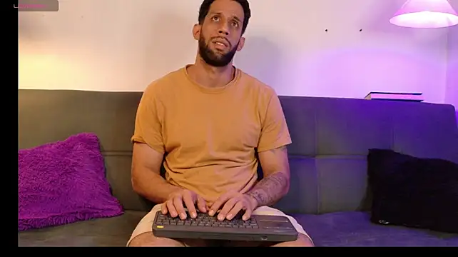 XXX chat uživo modela Karim_mansur