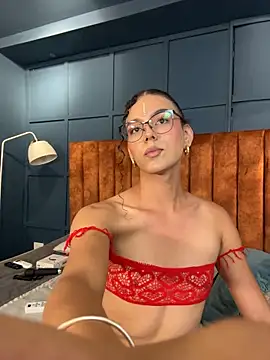 Luxa_Velvet Adlı Modelin Canlı XXX Sohbeti