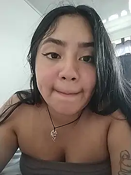 Chat +18 de Amber_Herrera ao vivo