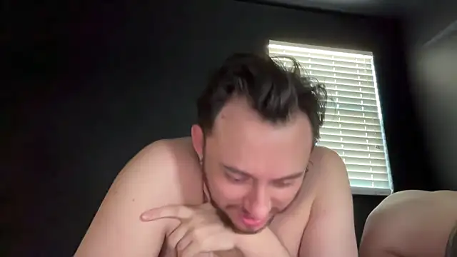 Chatroom XXX en direct de hungandcloudy