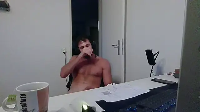 alpha-hunk live XXX chat