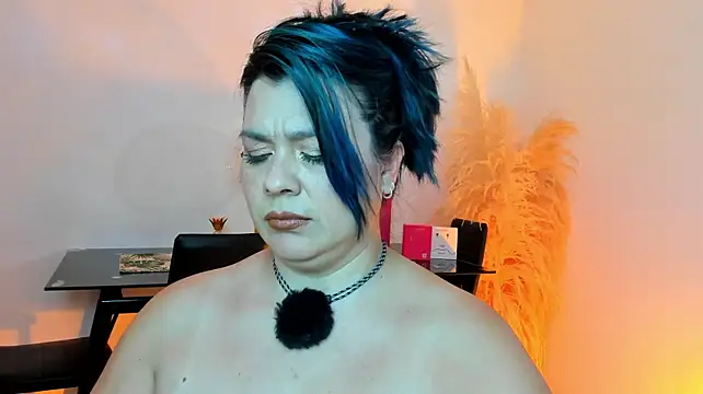 Martina_Foxy01 Adlı Modelin Canlı XXX Sohbeti