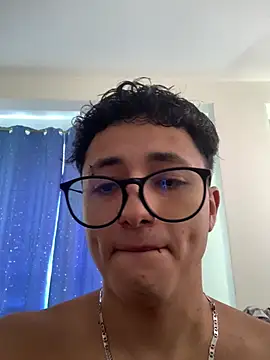 Chatroom XXX en direct de Adonibaskerville4