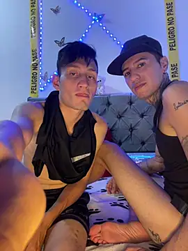 แชท XXX สดของ Camilo_Tattoo