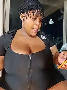 ChoklitBerryXX's Live XXX Chat