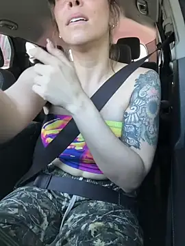 MommyGambit webcam show