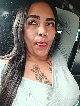 MAYE__13 – Naživo XXX chat