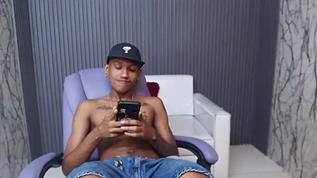 ManSant élő XXX-chatje