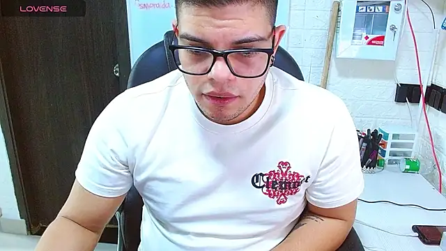 Realjoel01 现场XXX聊天
