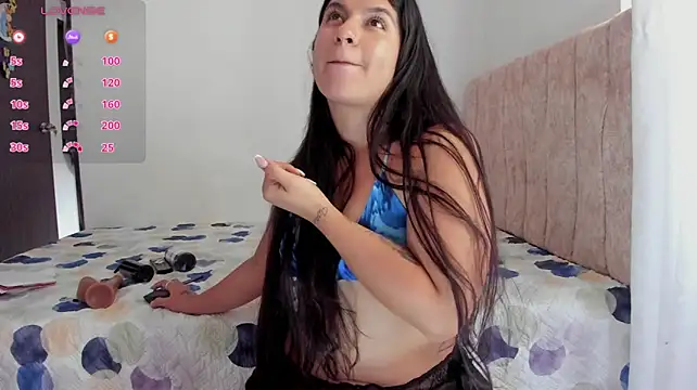 แชท XXX สดของ lizziemontana2
