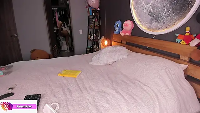 Sarajames' Live XXX Chat