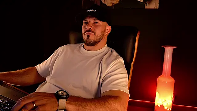 AngeloEric Chat XXX live