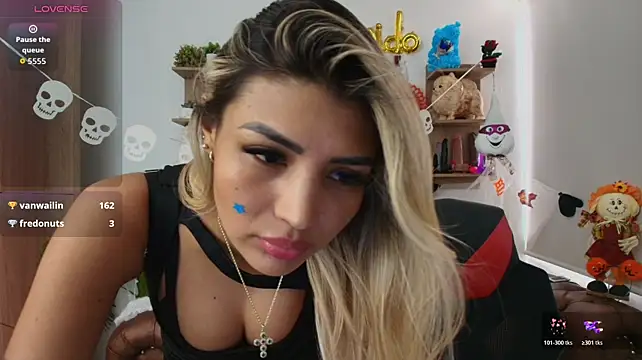 Chatroom XXX en direct de SALOOMEE__