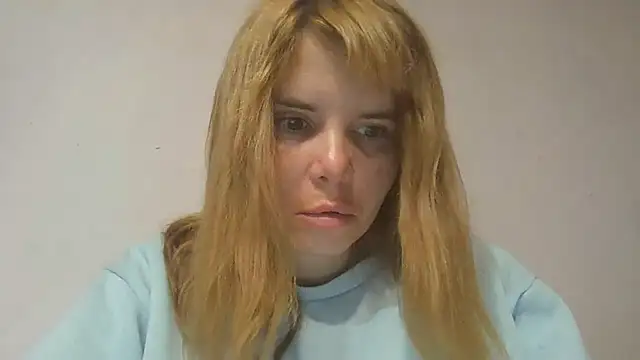 HornyElena Pertunjukan Webcam