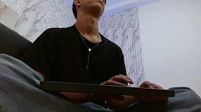 OLIIVER_TAYのライブXXXチャット
