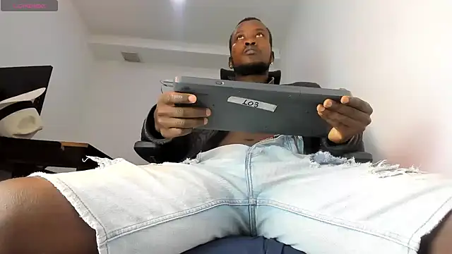XXX chat uživo modela William_Bennett