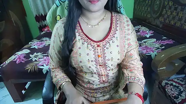 BengaliQueenStarのライブXXXチャット