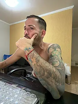 XXX chat uživo modela MeladoDiMel
