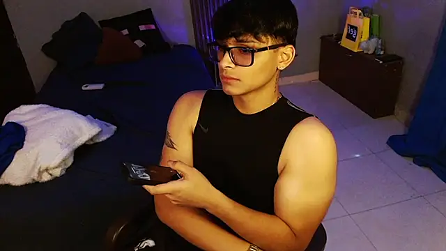 Mr_yisuzz Live XXX-chat