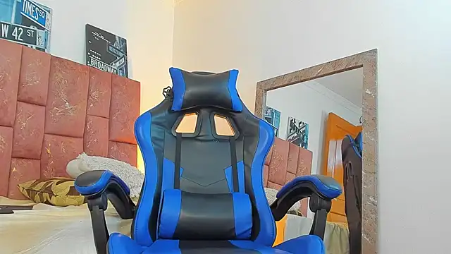 ALPHA_MASTER1 live XXX chat