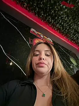 Alirawrz Live XXX-Chat