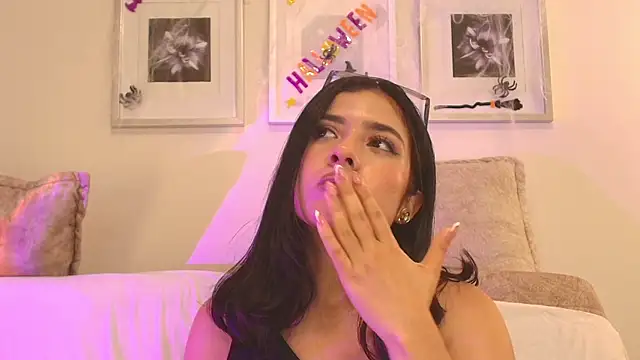 adara_johnson__'s Live XXX Chat