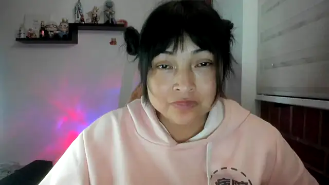 XXX chat uživo modela Shaddycute_