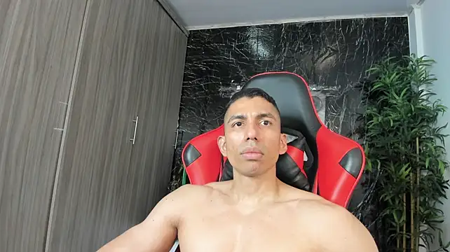 Erik_castle live XXX chat