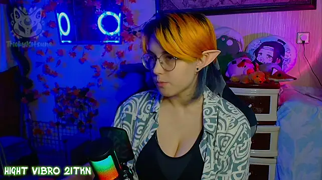 TrickyKitsune Live XXX-chat