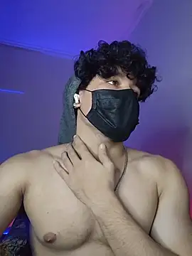 roxiii_ Adlı Modelin Canlı XXX Sohbeti