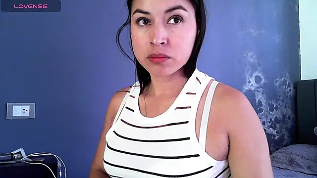 Sweet-Angie's Live XXX Chat
