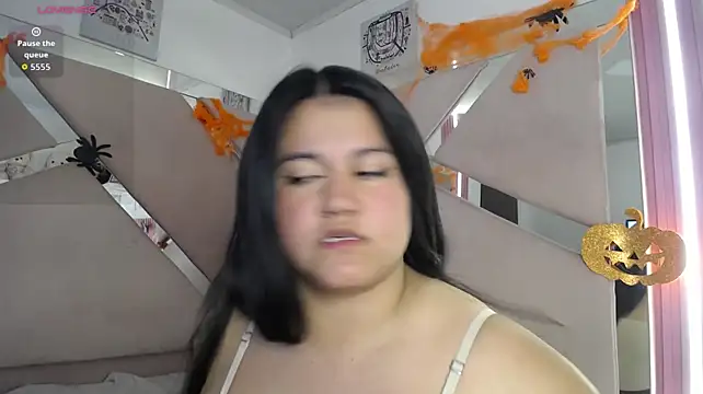 XXX chat uživo modela sharlotte_bigboobs