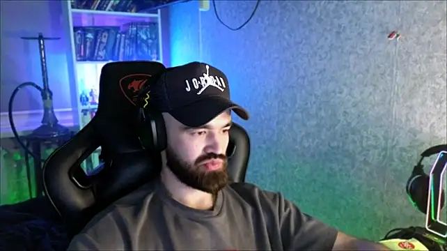 XXX chat uživo modela _Serious_Man