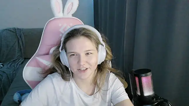 HelenMo0nn Live XXX chat