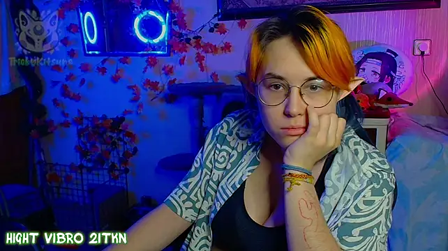 Chat +18 de TrickyKitsune ao vivo