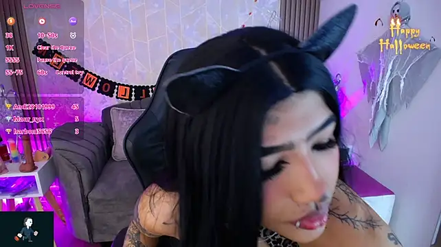Raven_Wood's Live XXX Chat