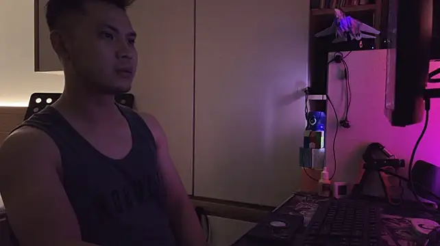 OnlyMan90のライブXXXチャット