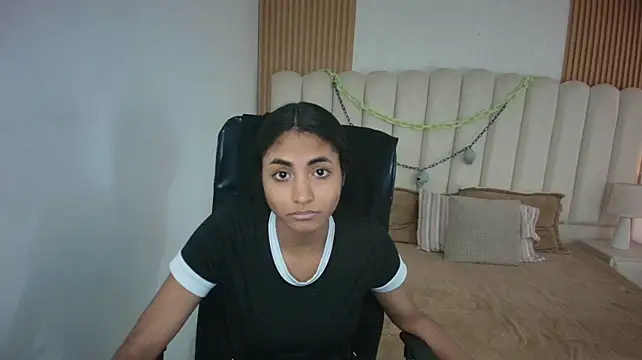 shaneelle Chat XXX live