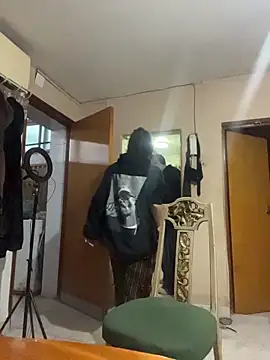 Ninfi 即時 XXX 聊天