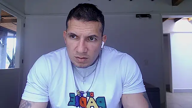 Shane_Clay – Naživo XXX chat
