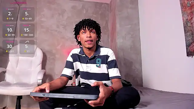 Raymond_steelのライブXXXチャット