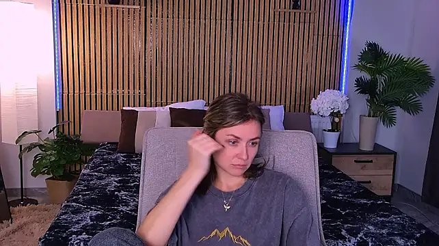 Chat +18 de EmeraldGlow ao vivo