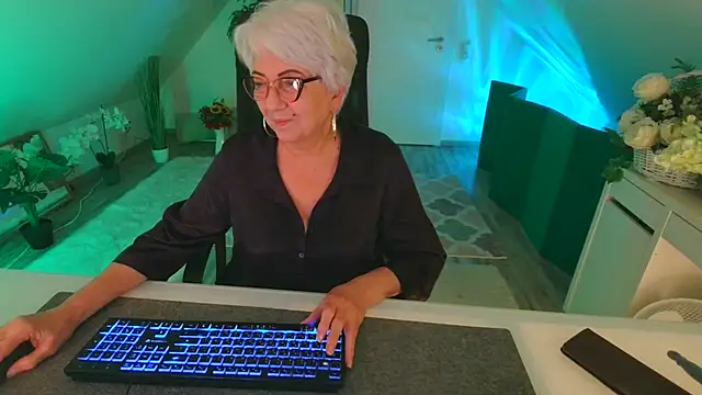 LovelyHelena's Live XXX Chat