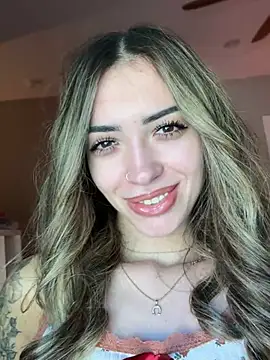 Živý XXX chat Tiny-Mimi