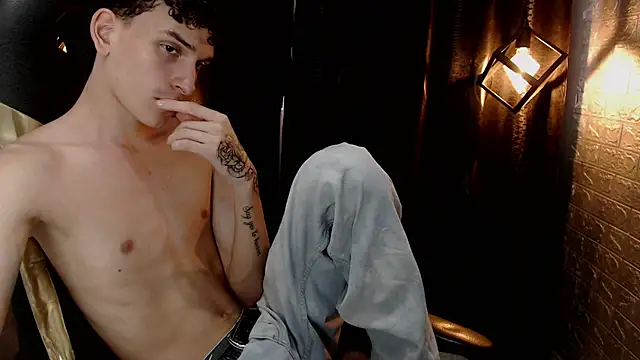 DAMIAN_22 – Naživo XXX chat