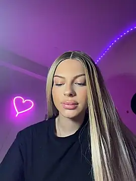 DollyRuby Adlı Modelin Canlı XXX Sohbeti